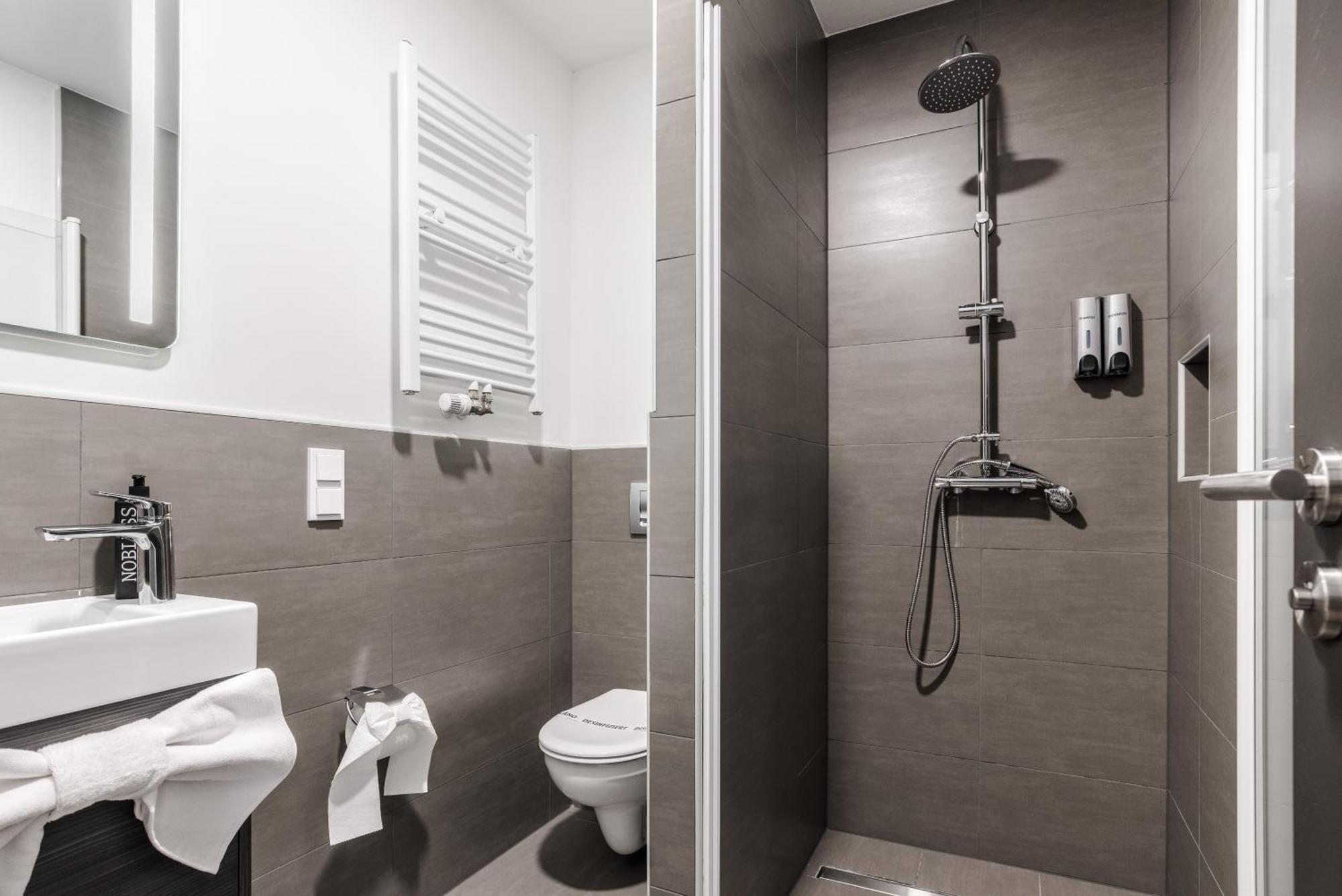 Hotel Montenegro ヴォルムス エクステリア 写真